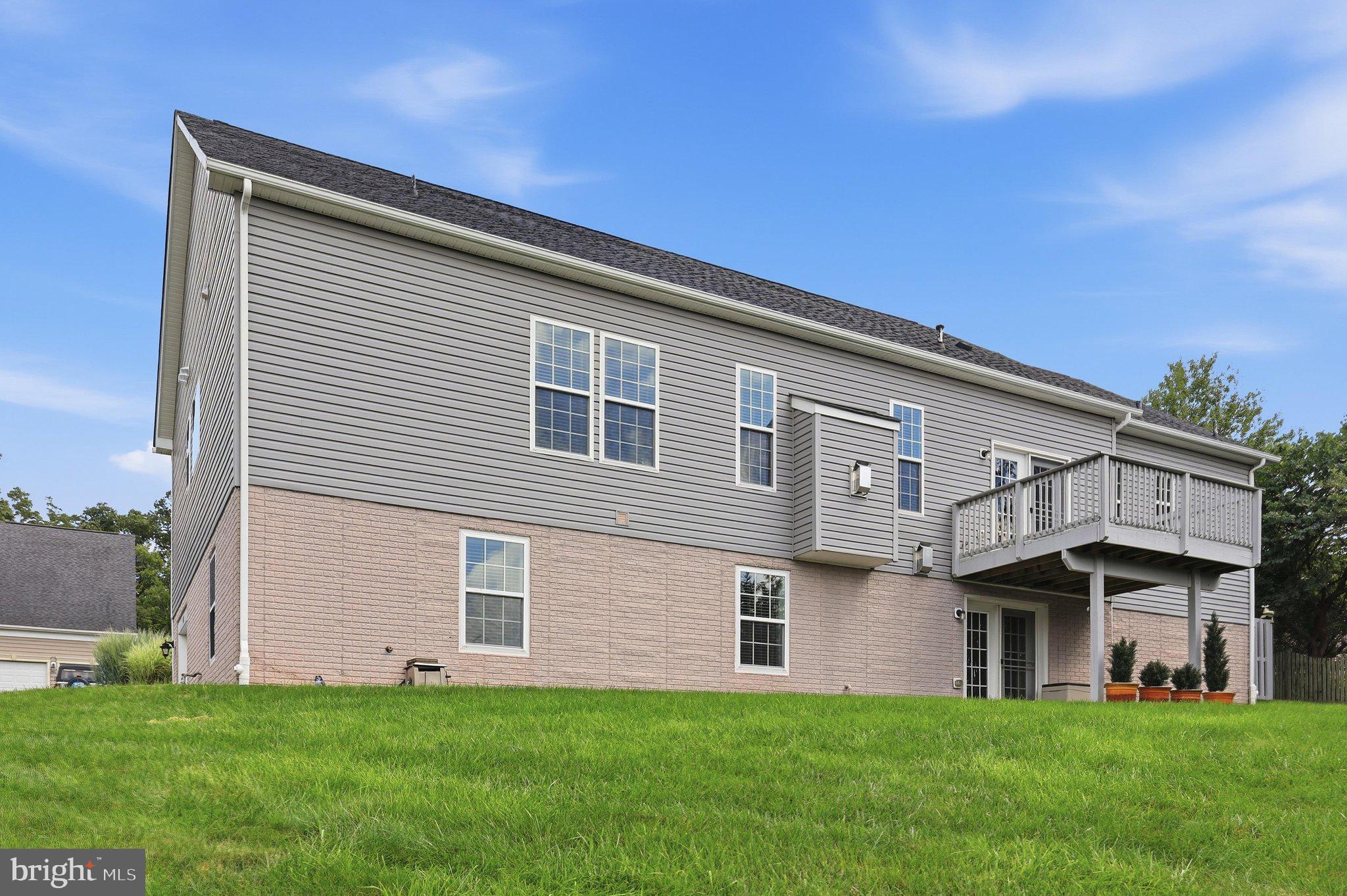 6882 Woodrise Road New Market, MD 21774 - Photo 47 of 70 Exterior Back