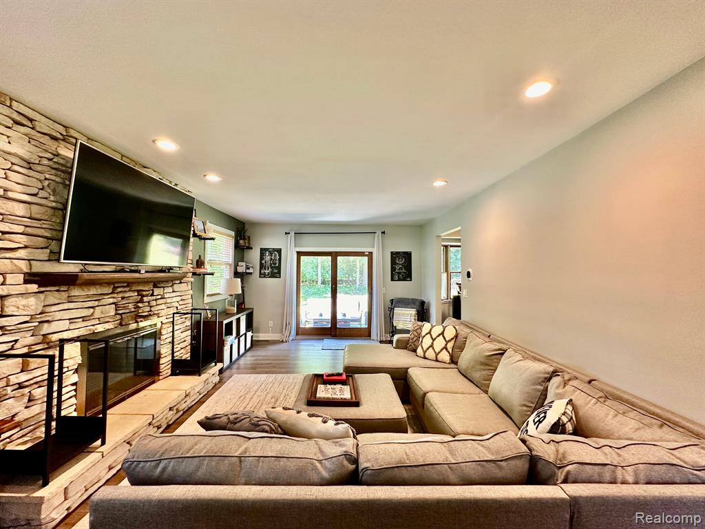 200 West Maryknoll Road Rochester Hills, MI 48309 - Photo 5 of 47