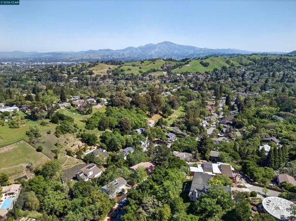 $1,785,000 | 3424 Woodview Drive, Lafayette, CA 94549