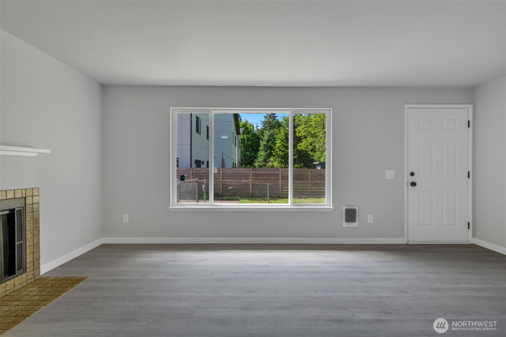 12833 9th Avenue Southwest Burien, WA 98146 - Photo 5 of 39