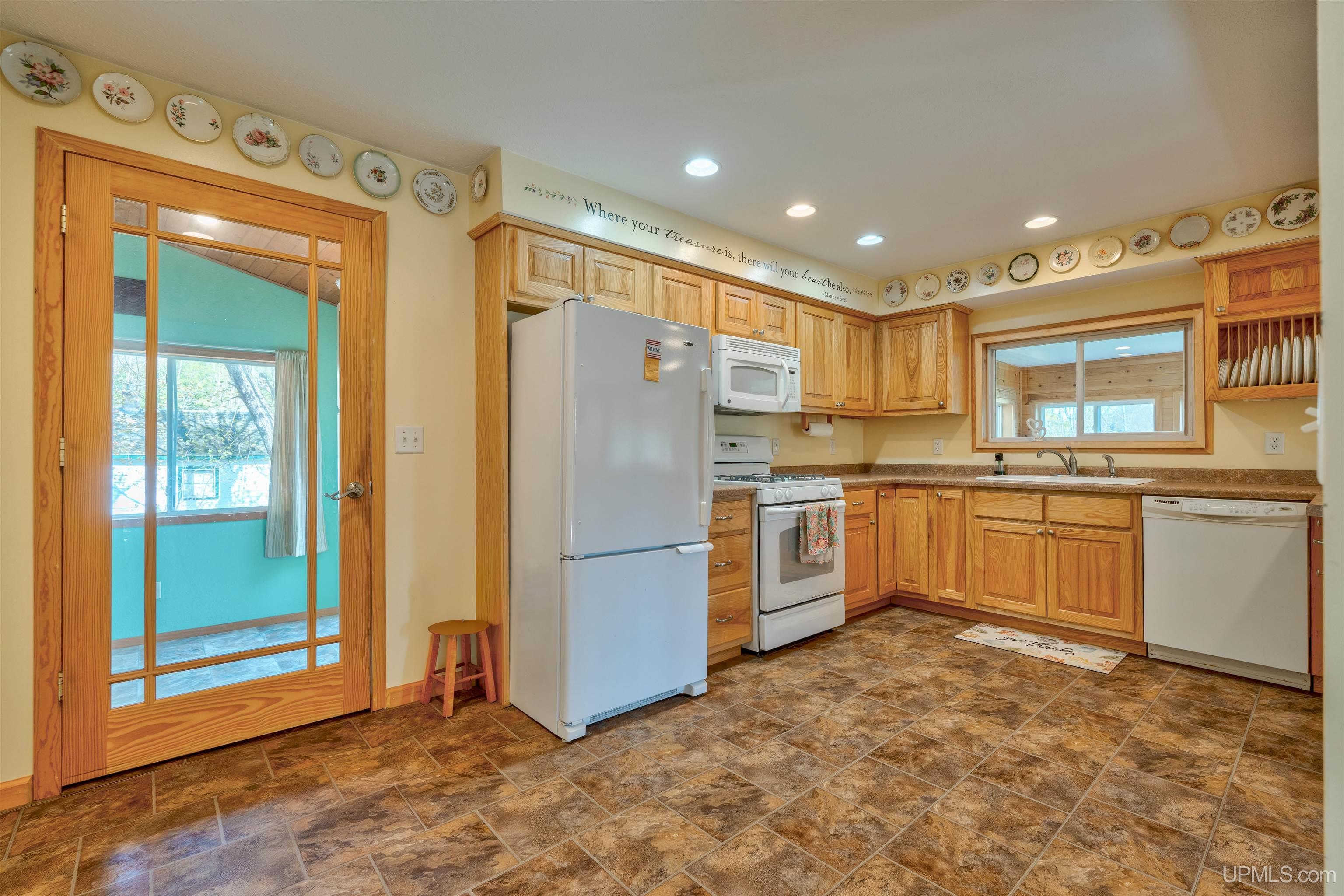 10057 East Co Road Munising, MI 49862 - Photo 12 of 50