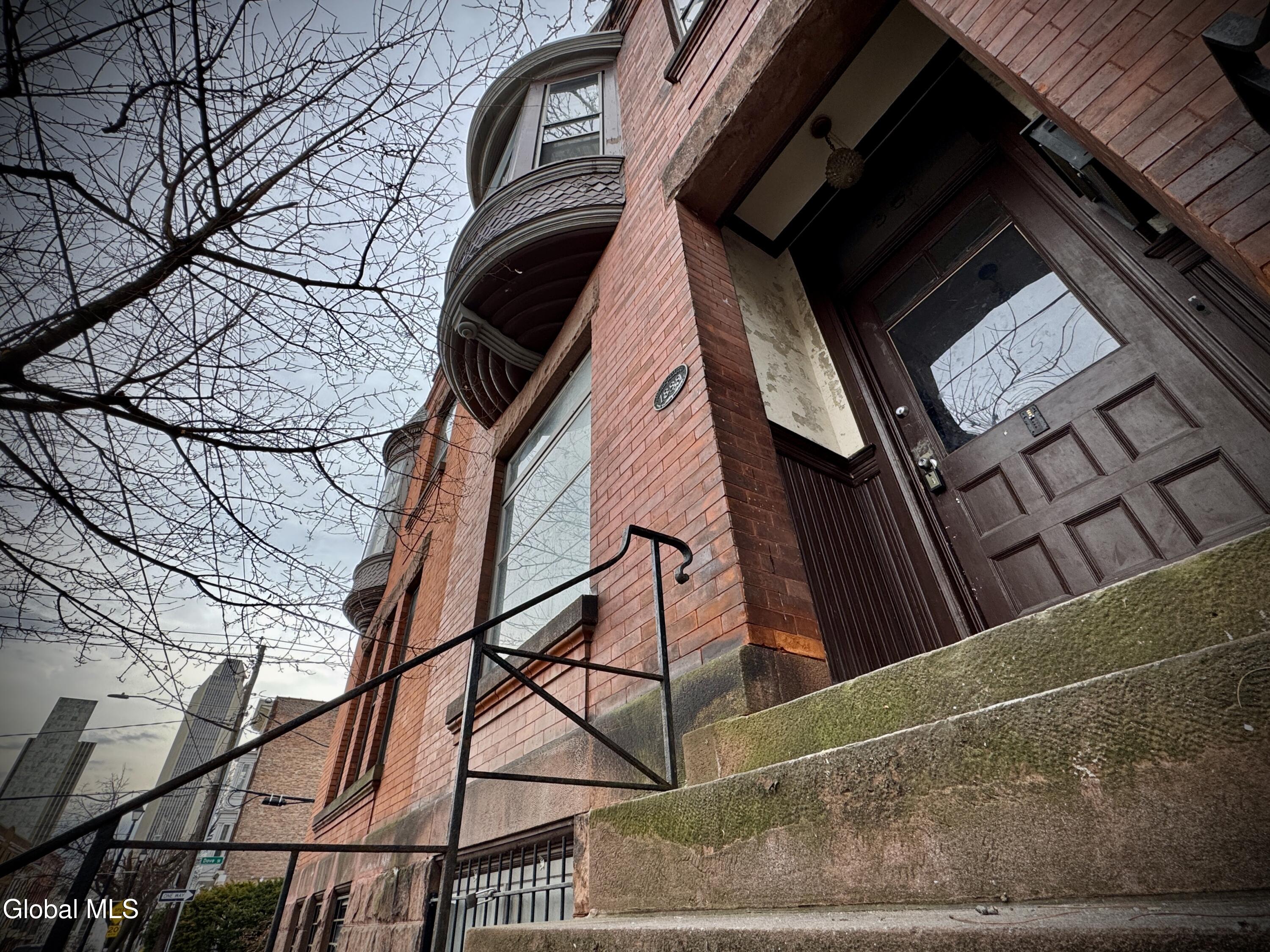 352 Hamilton Street Albany, NY 12210 - Photo 4 of 82 352Hamilton_4