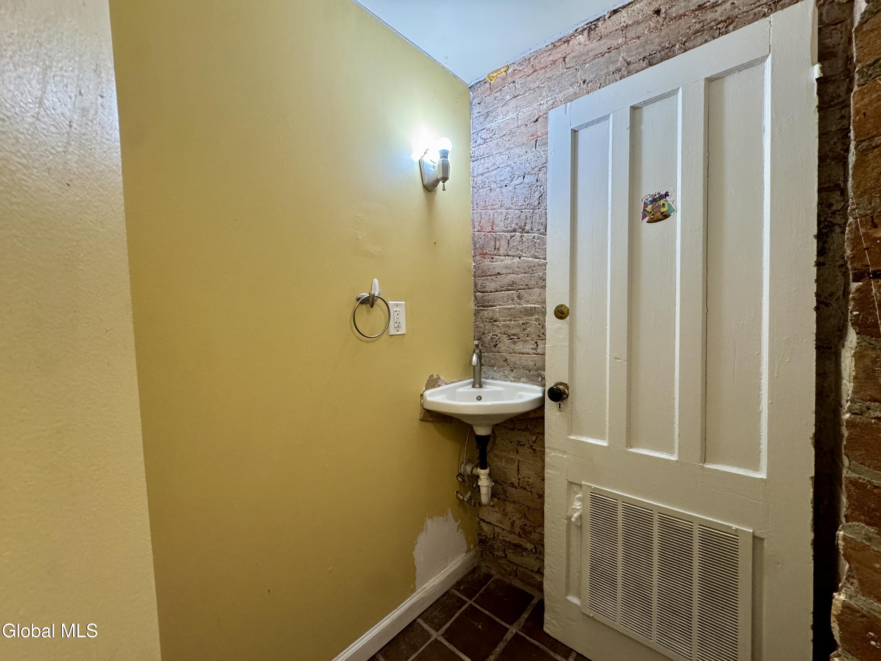 352 Hamilton Street Albany, NY 12210 - Photo 67 of 82 352Hamilton_67