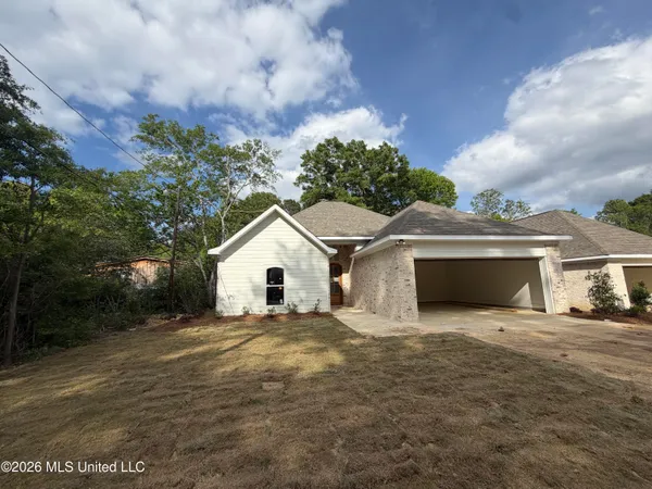 $339,000 | 198 Lake Harbor Road, Brandon, MS 39047