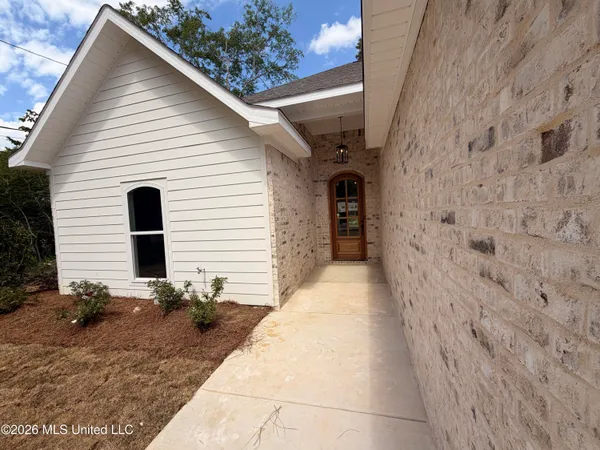 $339,000 | 198 Lake Harbor Road, Brandon, MS 39047
