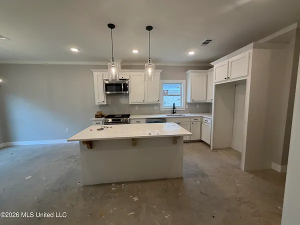 $339,000 | 198 Lake Harbor Road, Brandon, MS 39047