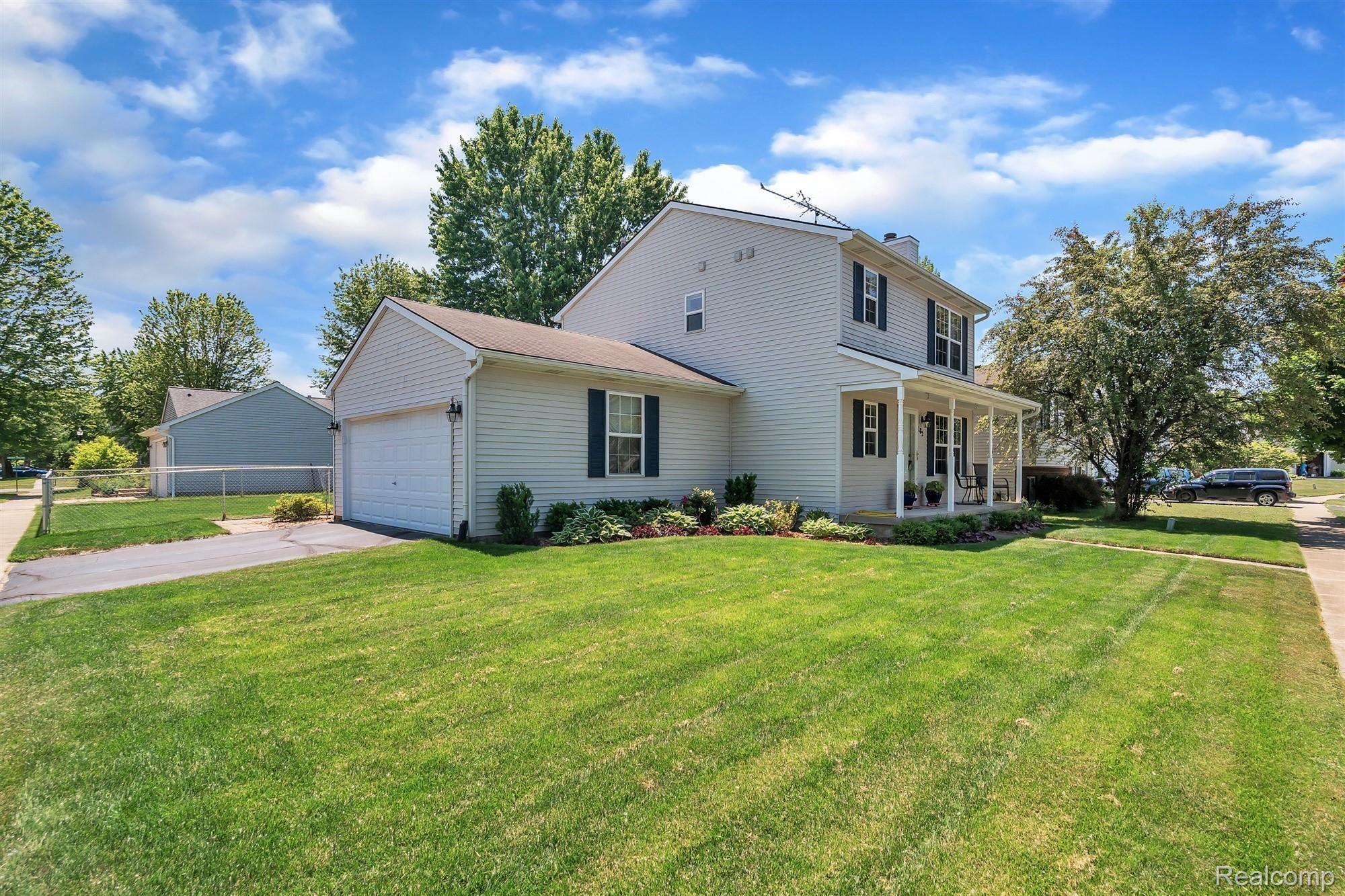 182 Turtle Trace Pinckney, MI 48169 - Photo 4 of 37 02-182 Turtle Trace-WindowStill-Rea.jpg