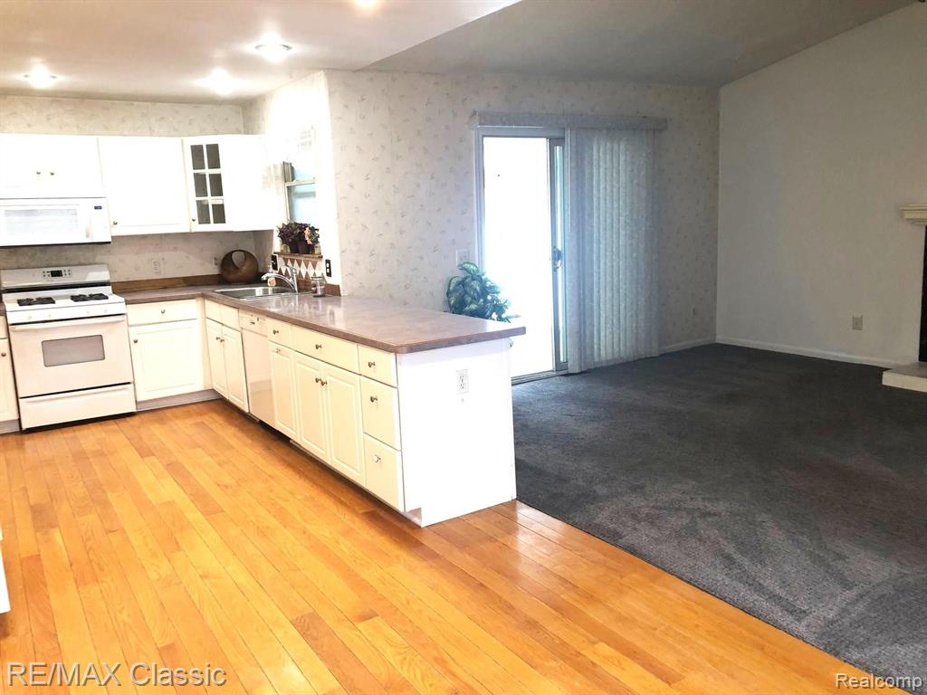 3754 Donaldson Road Rochester Hills, MI 48307 - Photo 6 of 29