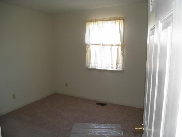 340 Leslie Jamie Road Manchester, TN 37355 - Photo 7 of 10 Bedroom 2.