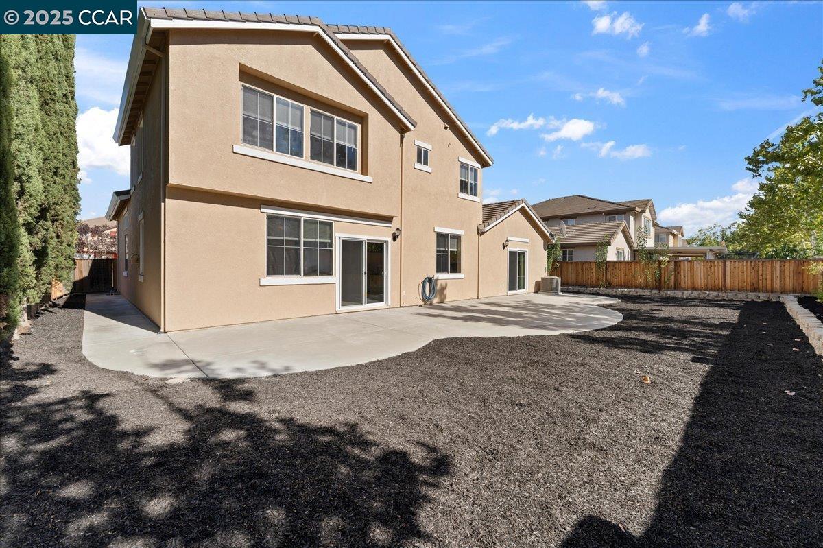 4651 Shetland Way Antioch, CA 94531 - Photo 31 of 34 a front view of a house with a yard