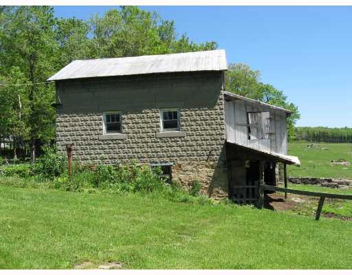 692 Claypike Road Acme, PA 15610 - Photo 4 of 5 Stable/Barn.