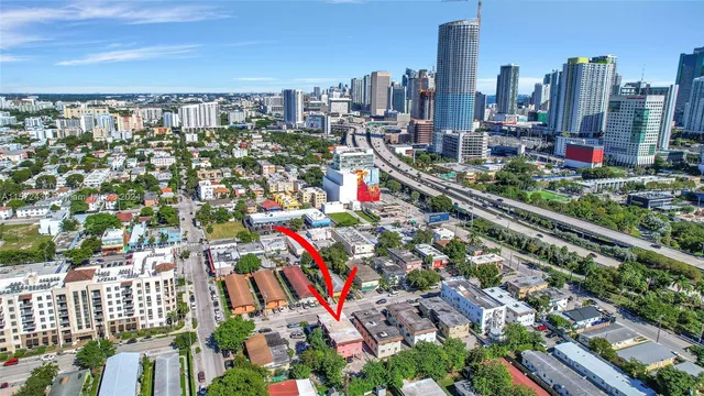 $2,700,000 | 458 Southwest 9th Street, Miami, FL 33130