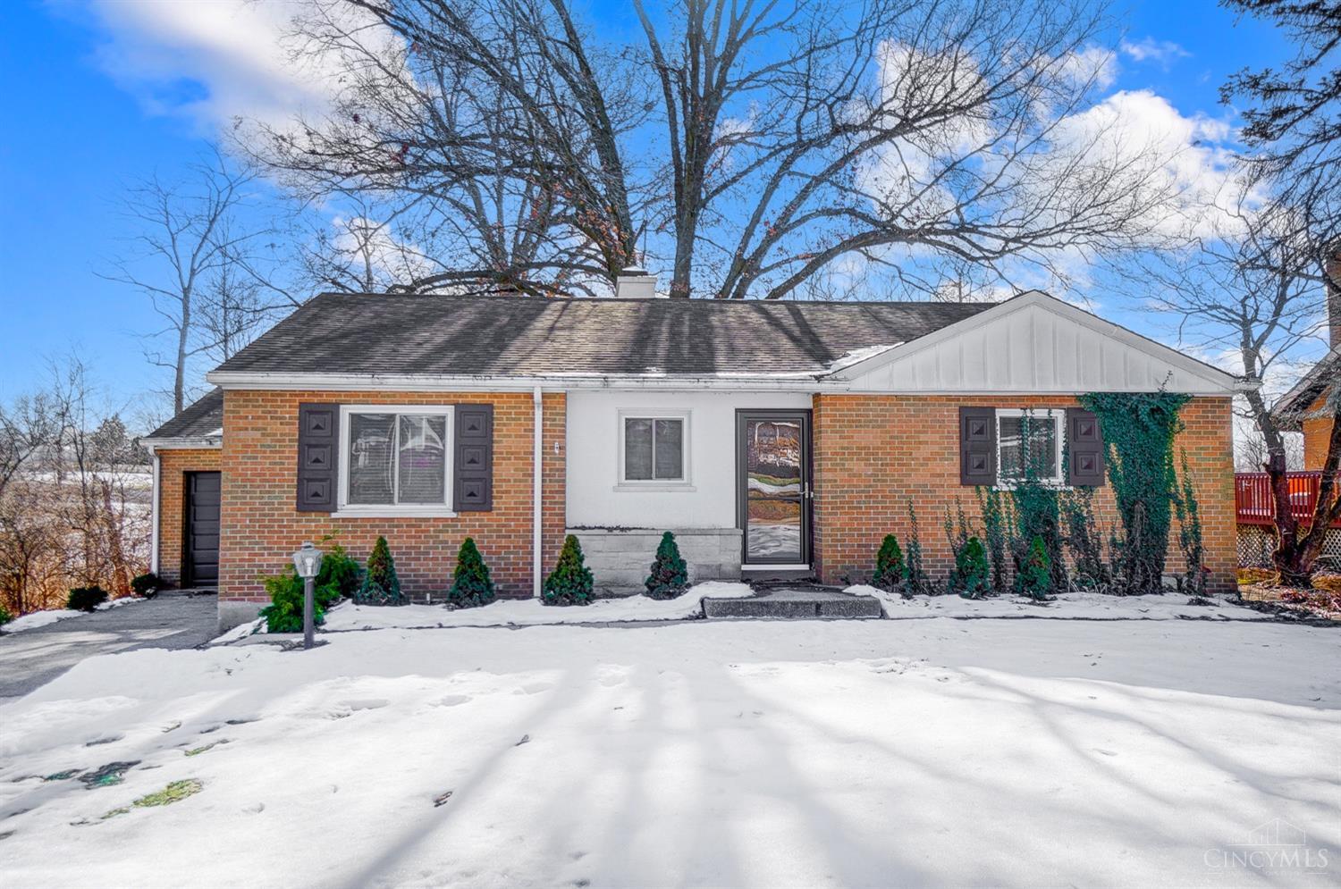 3673 Boomer Road Cincinnati, OH 45247 - Photo 1 of 26