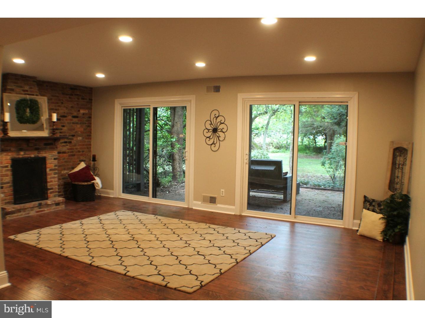 16 Eden Roc New Hope, PA 18938 - Photo 4 of 25 Living Room