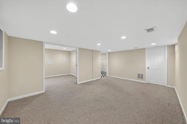 $4,400 | 5929 Merritt Place, Falls Church, VA 22041