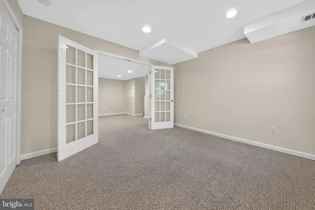 $4,400 | 5929 Merritt Place, Falls Church, VA 22041