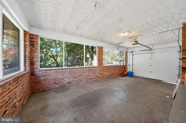 $4,400 | 5929 Merritt Place, Falls Church, VA 22041