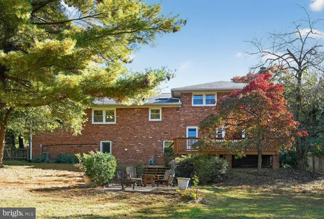 $4,400 | 5929 Merritt Place, Falls Church, VA 22041