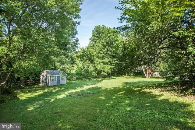 $4,400 | 5929 Merritt Place, Falls Church, VA 22041