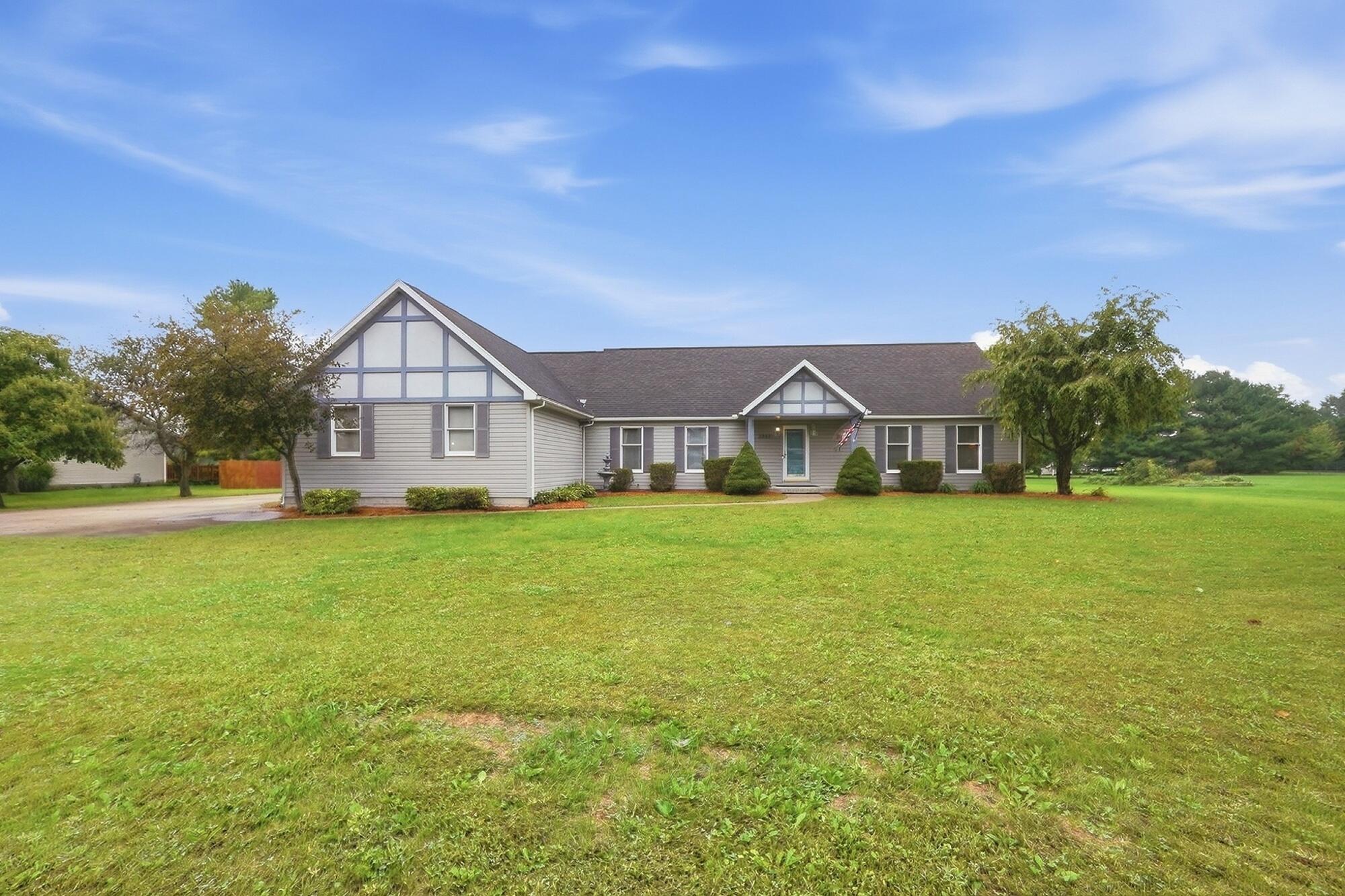 2881 Deer Run Road Springfield, OH 45504 - Photo 1 of 52 009