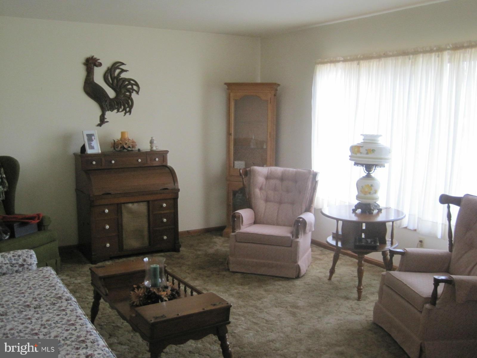 6533 Blackhead Road Baltimore, MD 21220 - Photo 10 of 15 Living Room