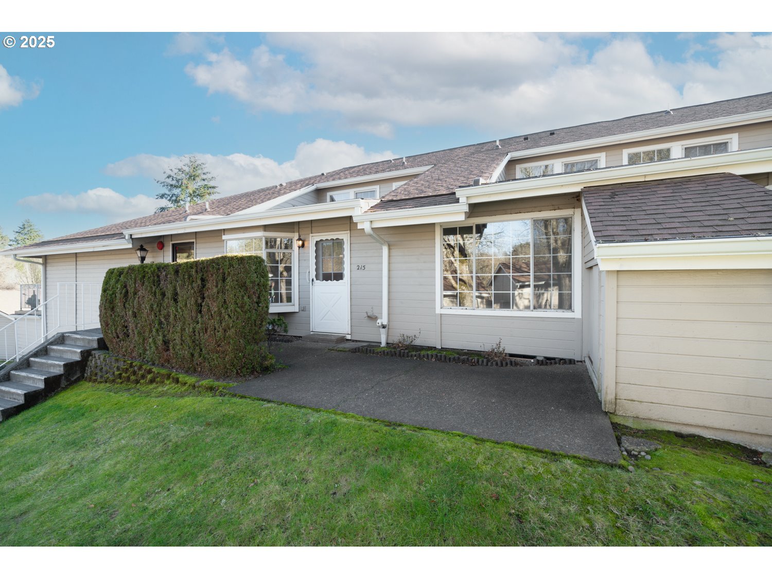 13775 Southwest Scholls Ferry Road, Unit 215 Beaverton, OR 97008 - Photo 15 of 29 Patio