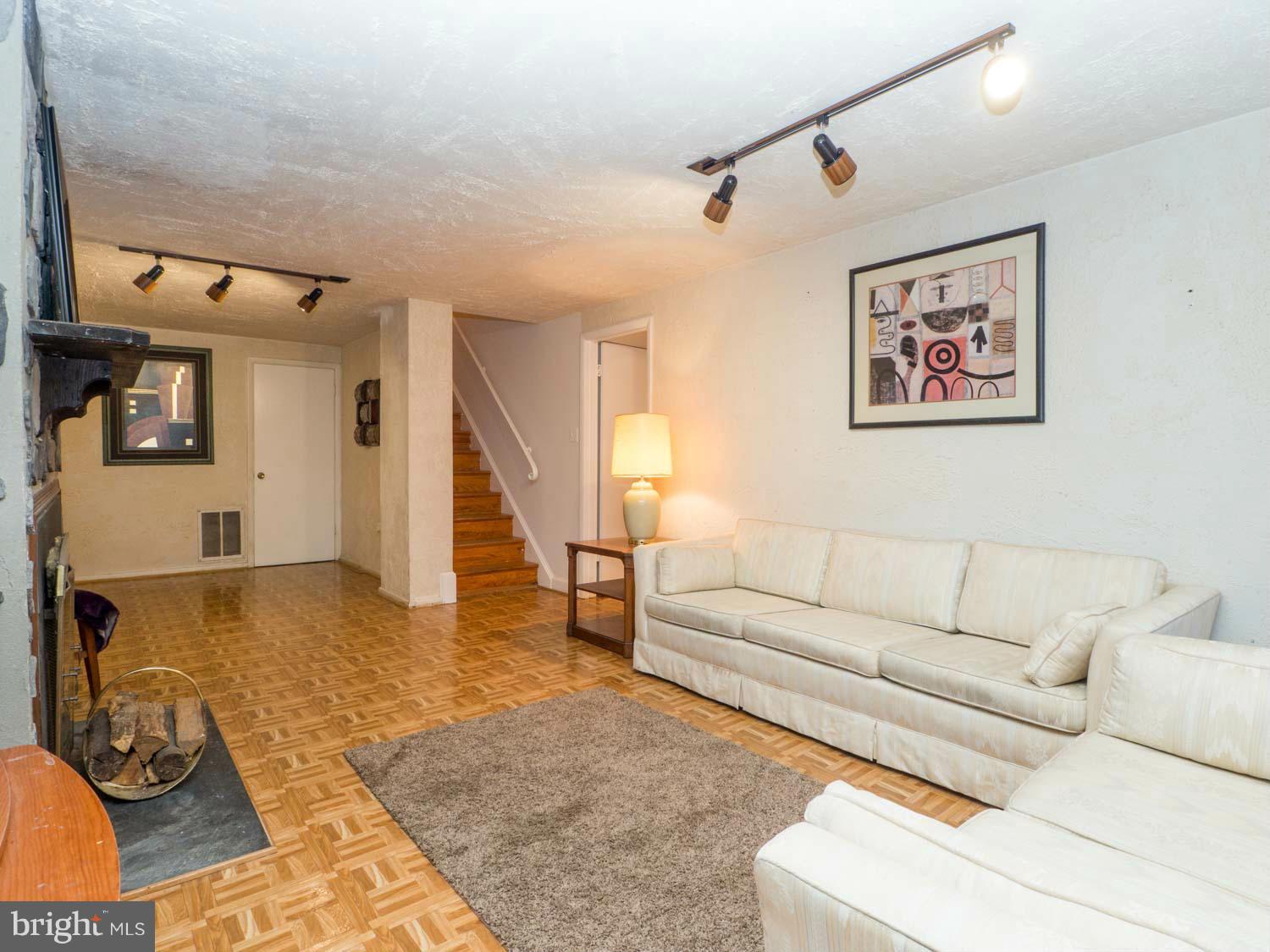 3 McAlpine Court Silver Spring, MD 20901 - Photo 17 of 25 Family Room