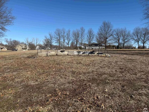 $399,000 | 1122 East 1264th Road, Lawrence, KS 66047