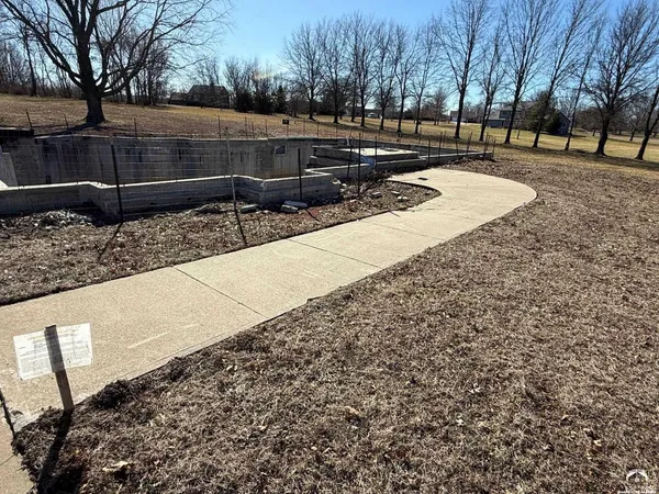 $399,000 | 1122 East 1264th Road, Lawrence, KS 66047