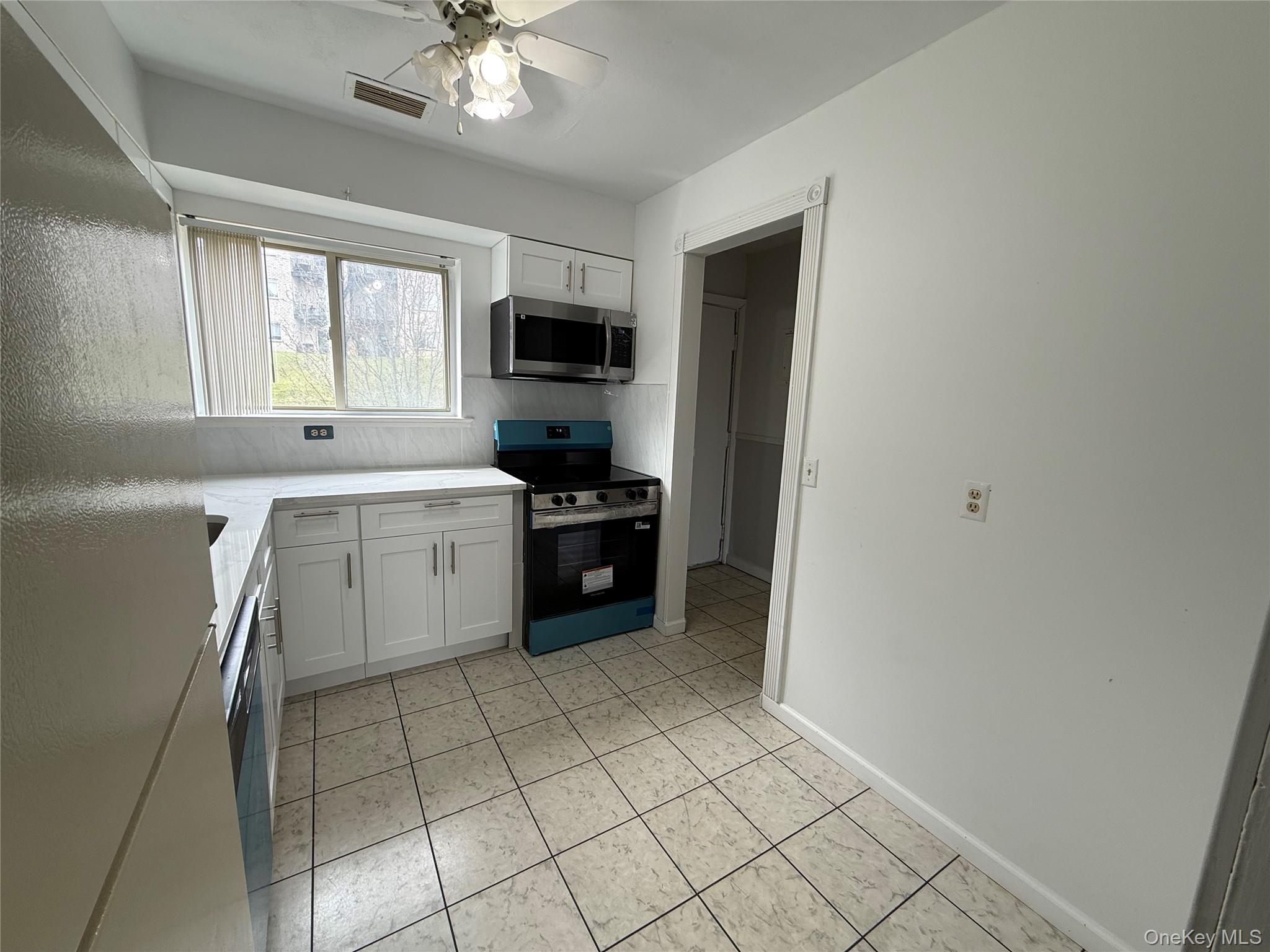 26 Cooper Road, Unit 811 Poughkeepsie, NY 12603 - Photo 6 of 25