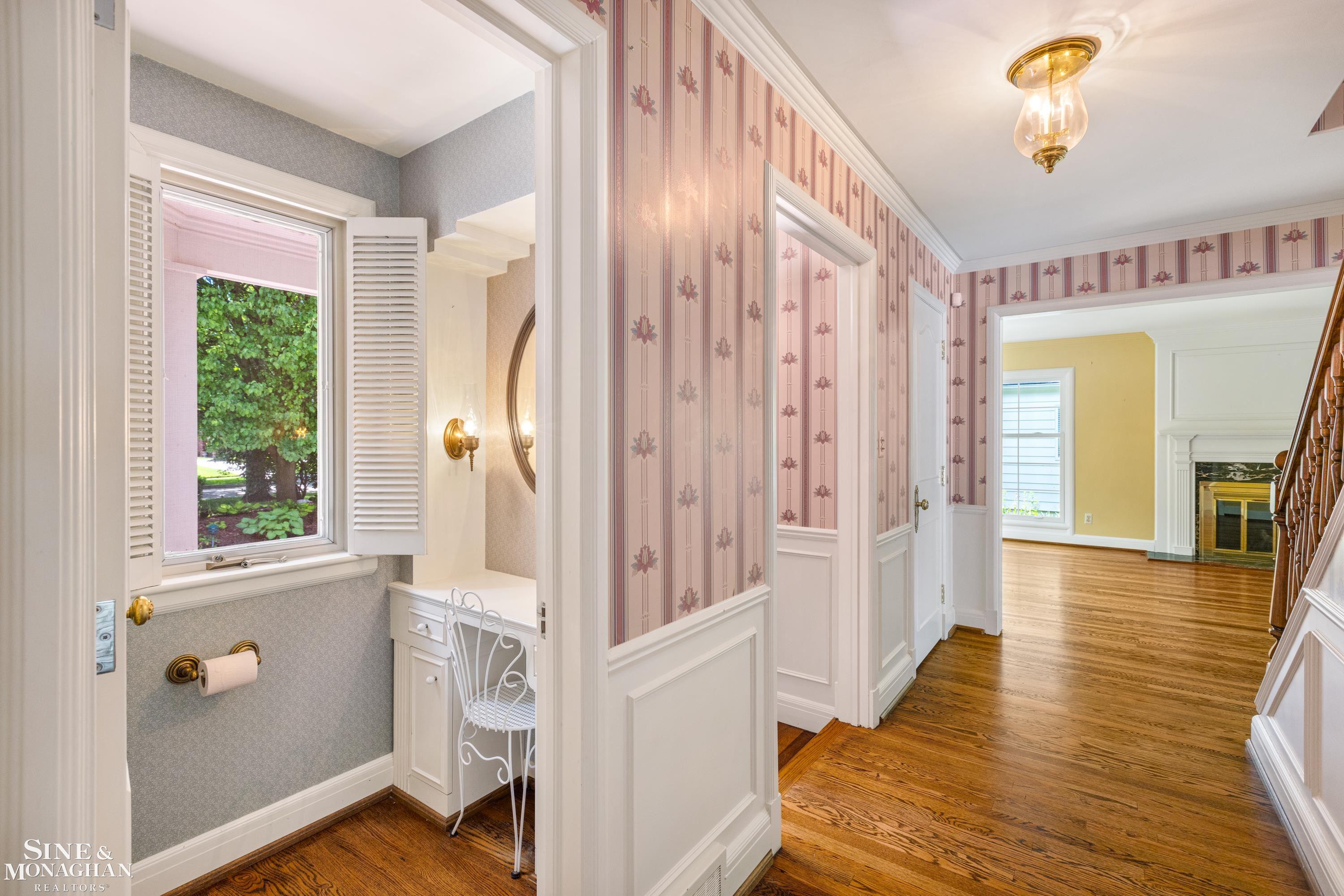 1380 Oxford Road Grosse Pointe, MI 48236 - Photo 23 of 59 50143576-c292d217-2c8a-4540-9273-909c9217c26e.JPG