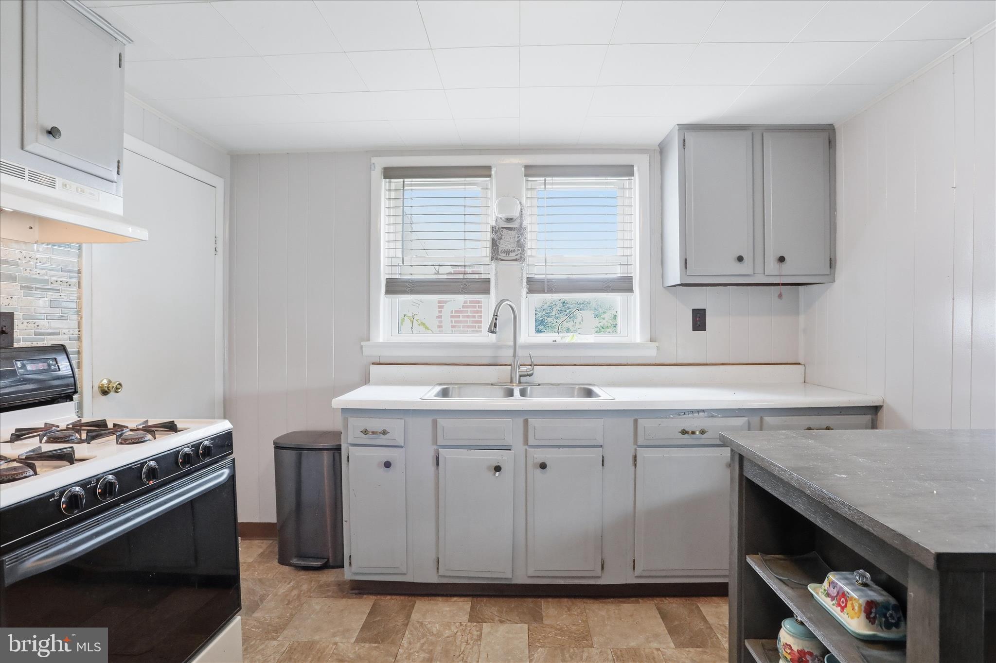 141 North Ridge Avenue Greencastle, PA 17225 - Photo 6 of 27 Kitchen