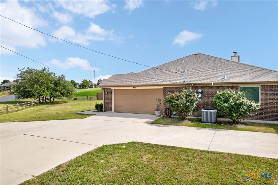 3941 Wells Drive Kempner, TX 76539 - Photo 2 of 36