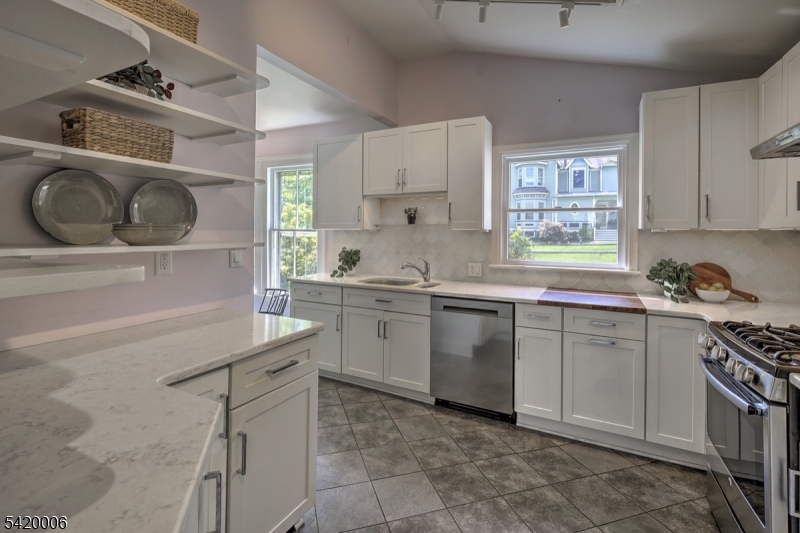 2 High Street Califon, NJ 07830 - Photo 10 of 41