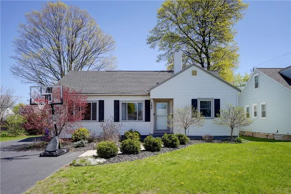 $189,900 | 162 Nantucket Road, Greece, NY 14626