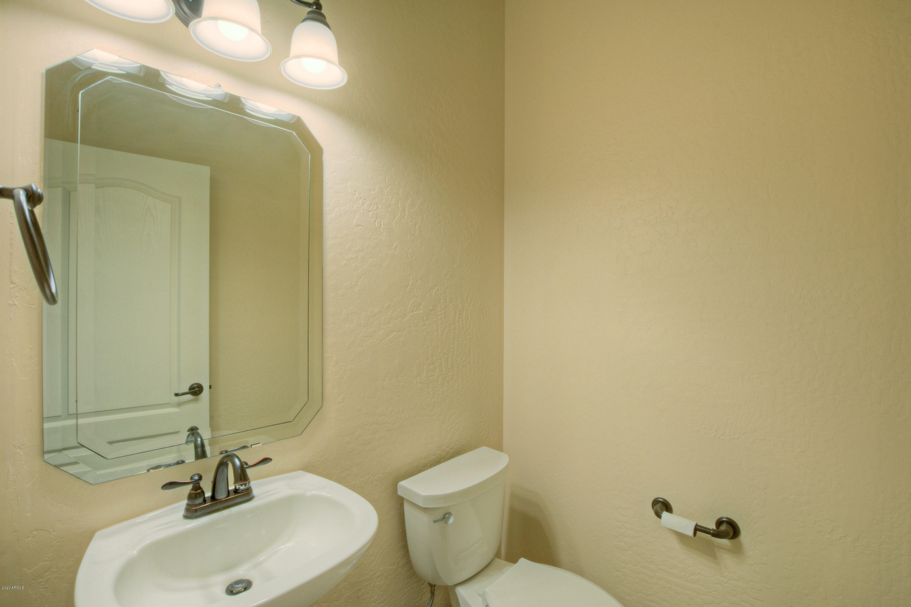 838 East Dolores Road Phoenix, AZ 85086 - Photo 5 of 25 Powder Room
