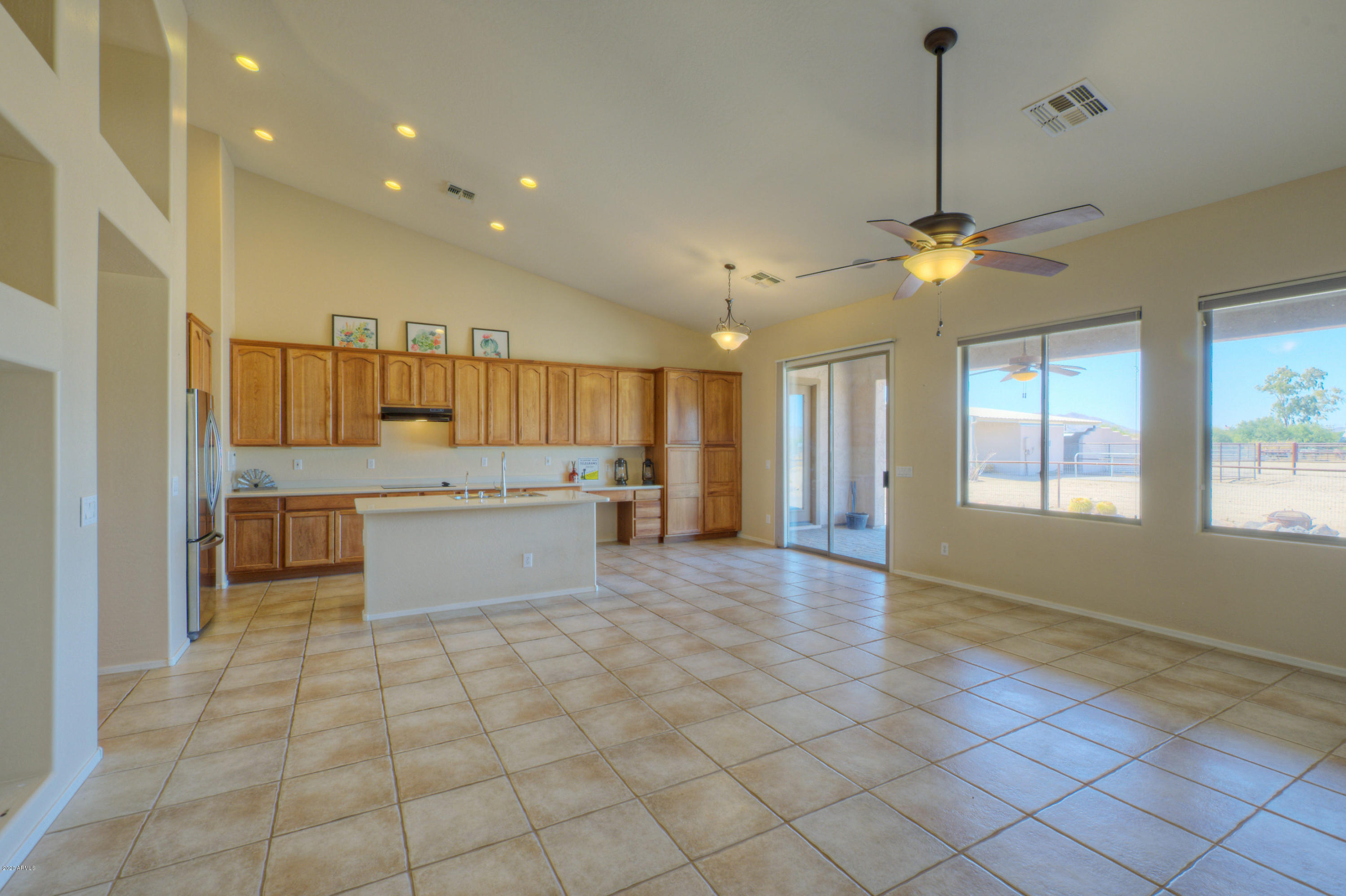 838 East Dolores Road Phoenix, AZ 85086 - Photo 6 of 25 Great Room
