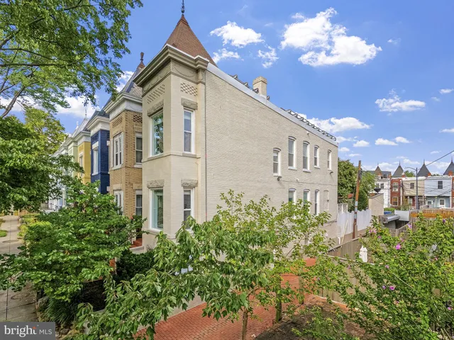 $1,225,000 | 1019 10th Street Northeast, Washington, DC 20002