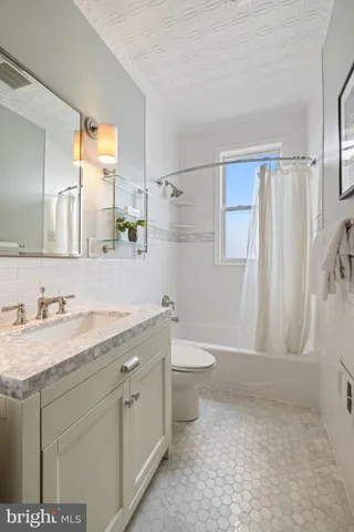 $1,225,000 | 1019 10th Street Northeast, Washington, DC 20002