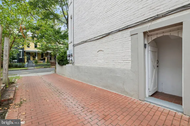 $1,225,000 | 1019 10th Street Northeast, Washington, DC 20002