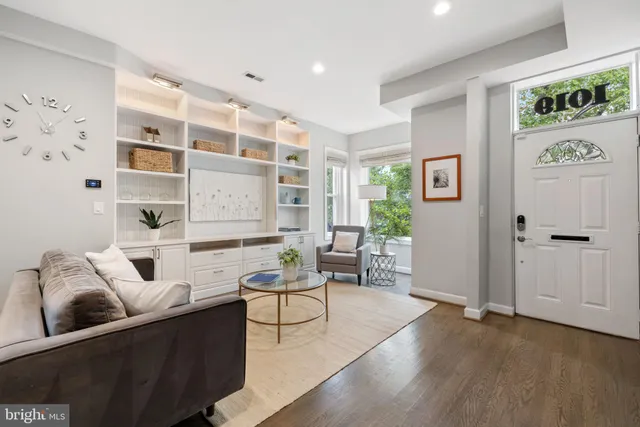 $1,225,000 | 1019 10th Street Northeast, Washington, DC 20002