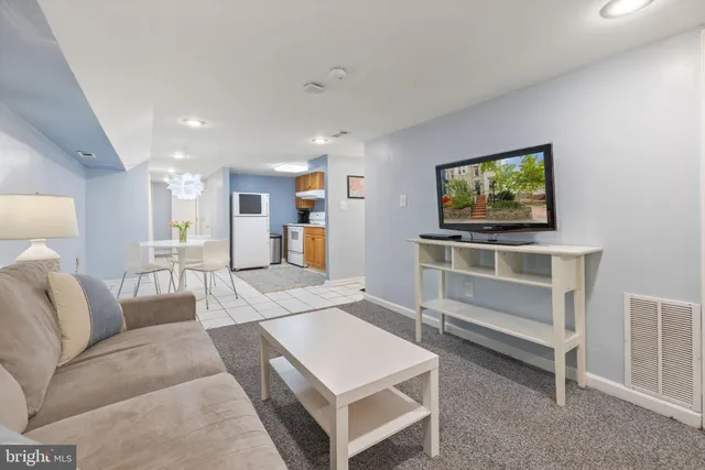 $1,225,000 | 1019 10th Street Northeast, Washington, DC 20002