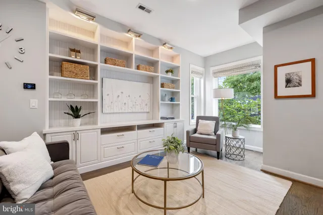 $1,225,000 | 1019 10th Street Northeast, Washington, DC 20002