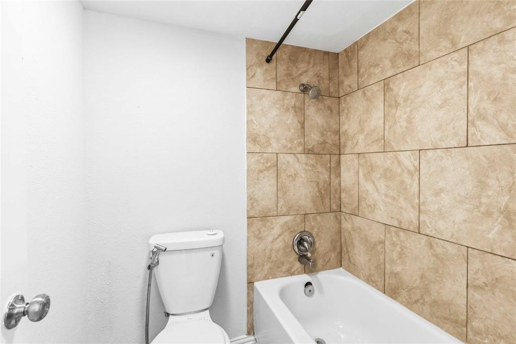 9809 Walnut Street, Unit E107 Dallas, TX 75243 - Photo 20 of 29