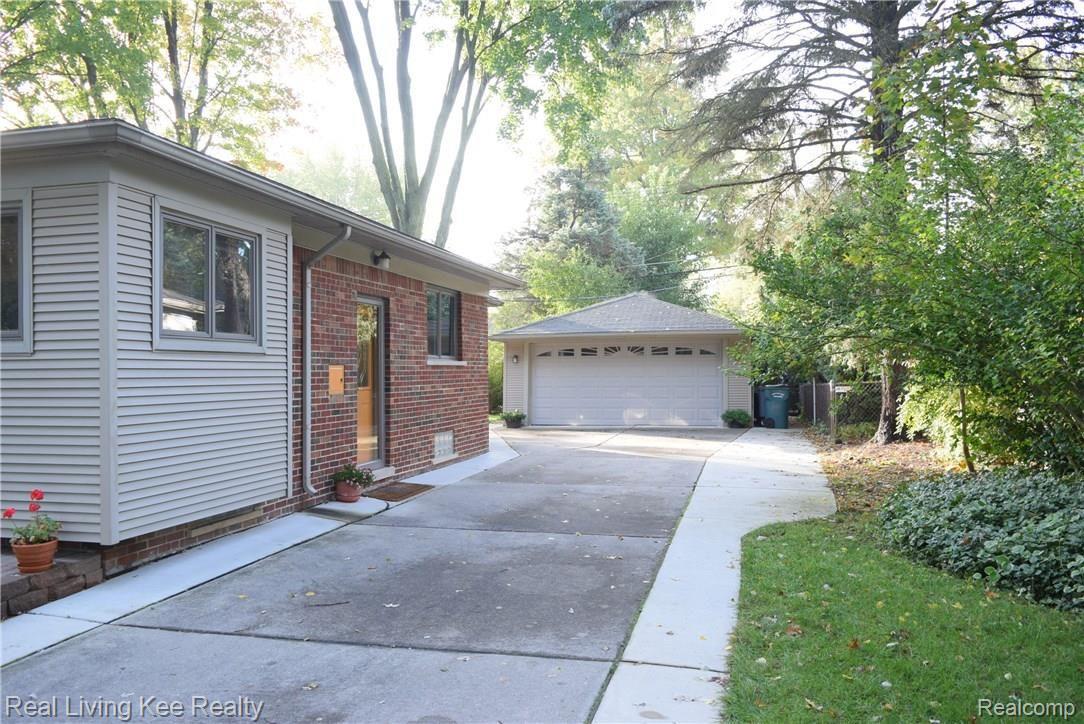 16197 Reedmere Avenue Franklin, MI 48025 - Photo 22 of 23 new (xtra wide) driveway!