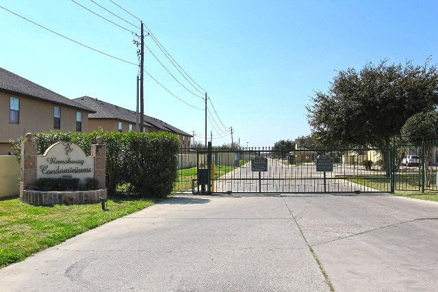 1000 Ranchway Drive, Unit 92 Laredo, TX 78045 - Photo 2 of 9 Gallery Image 2