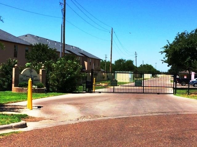 1000 Ranchway Drive, Unit 92 Laredo, TX 78045 - Photo 3 of 9 Gallery Image 3