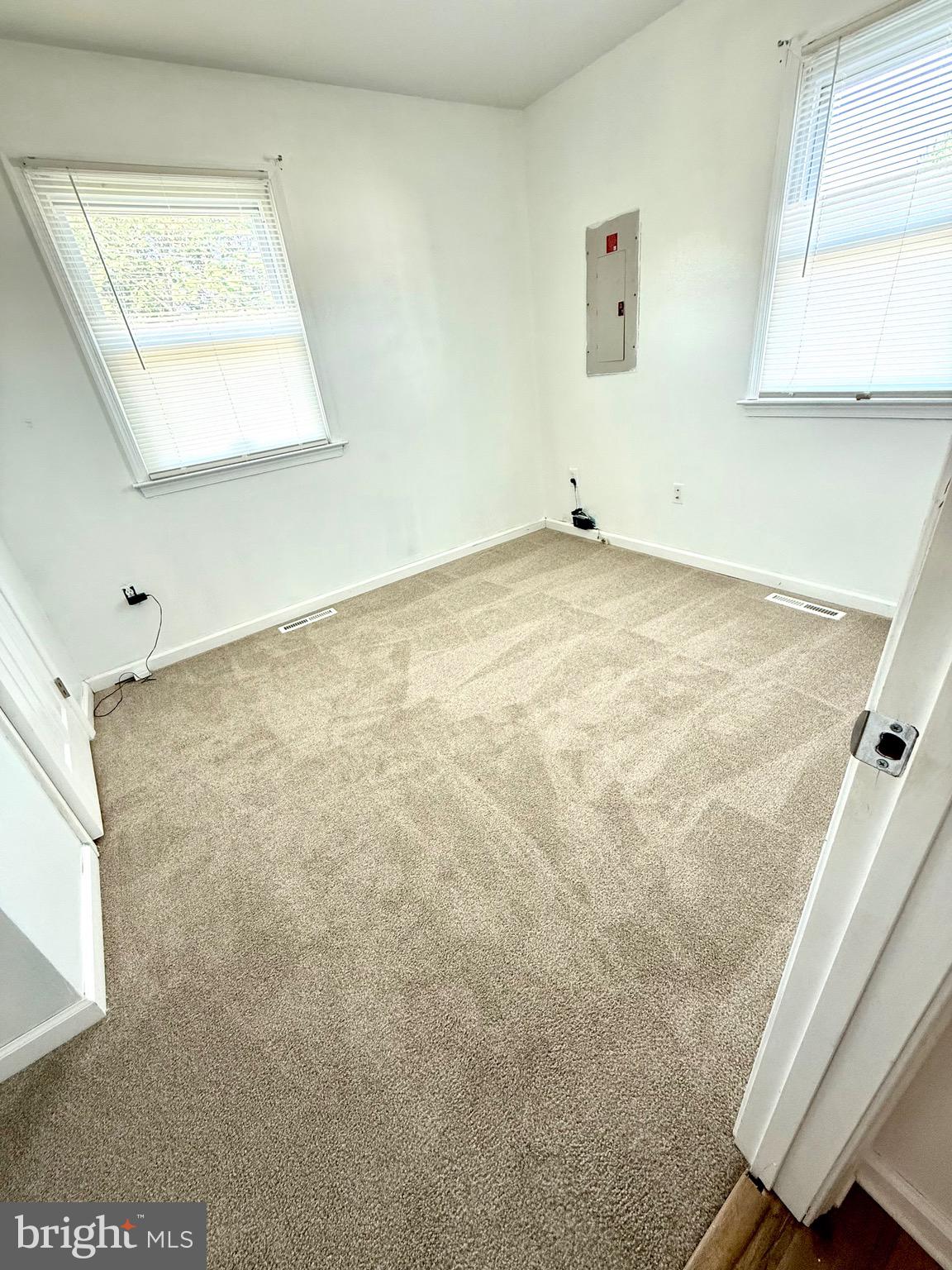 195 Mitscher Road Dover, DE 19901 - Photo 14 of 24 a view of room and window