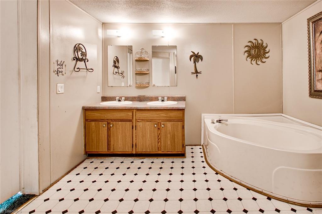 5125 Whites Chapel Road Staley, NC 27355 - Photo 12 of 26 Gallery Image 12