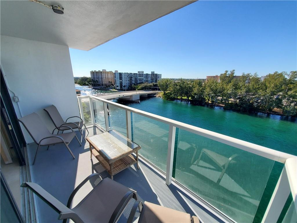 1401 North Riverside Drive, Unit 807 Pompano Beach, FL 33062 - Photo 5 of 40 Photo 5